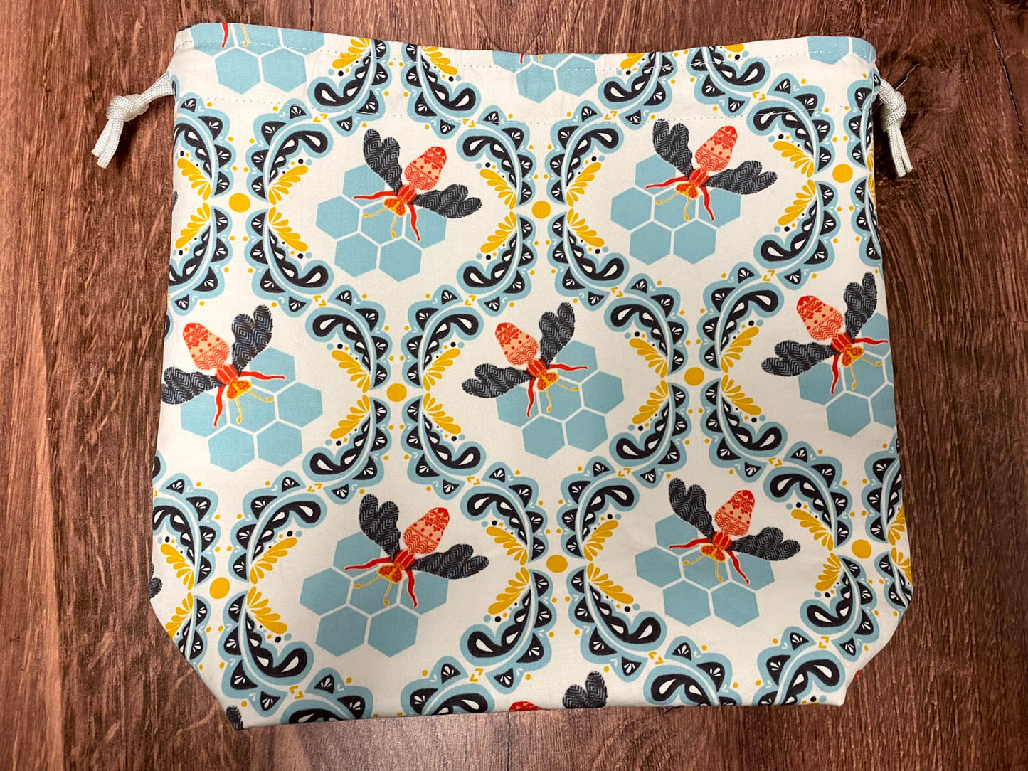 Bee Project Bag - Drawstring Bag – Knitting Bag – Crochet Bag - Craft Bag - Bingo Bag – Cross Stitch Bag - Floral