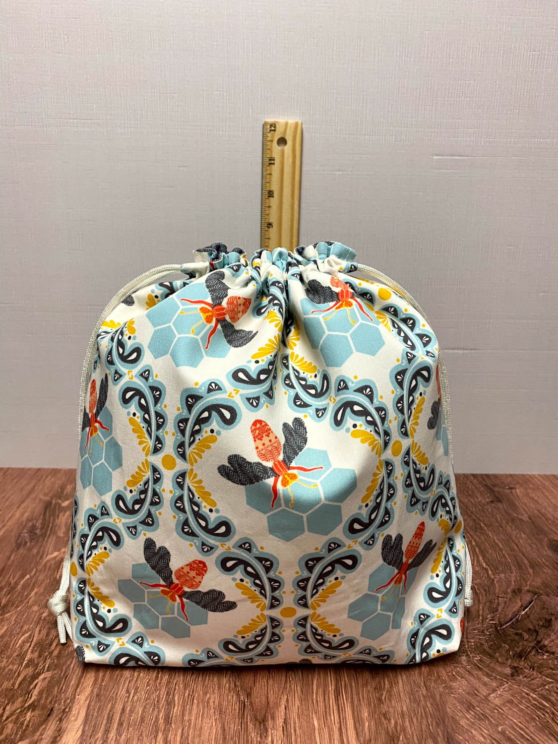 Bee Project Bag - Drawstring Bag – Knitting Bag – Crochet Bag - Craft Bag - Bingo Bag – Cross Stitch Bag - Floral