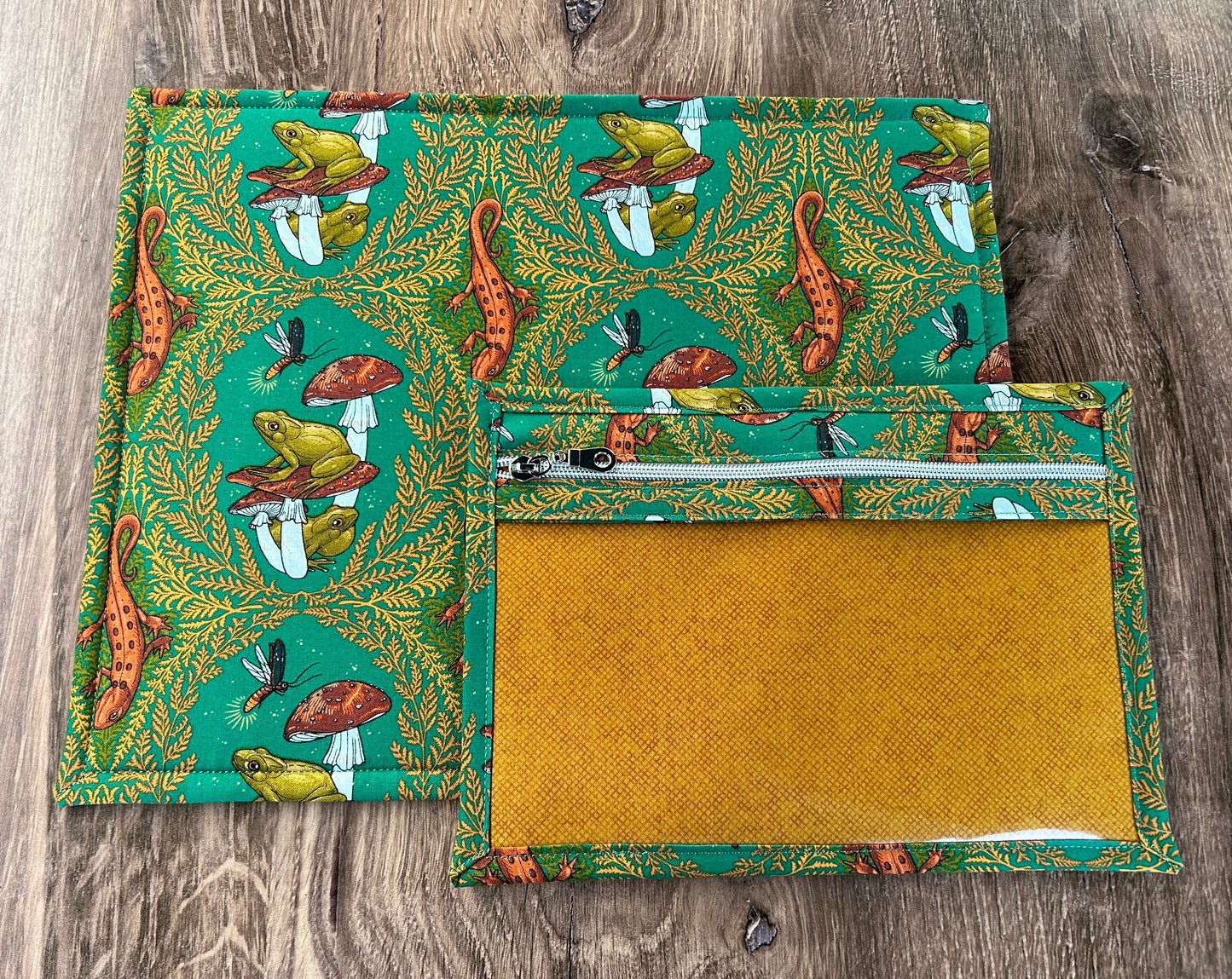 Vinyl Cross Stitch Project Bag - Embroidery bag - Knitting & Crochet Bag - Organizer - Notions - Frog - Lizard - Mushroom - Reptile