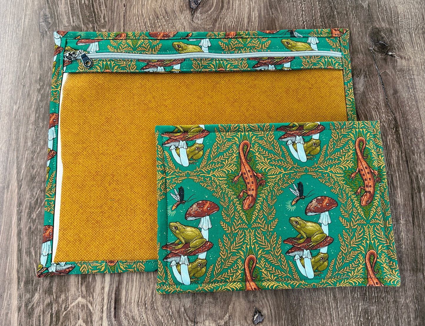 Vinyl Cross Stitch Project Bag - Embroidery bag - Knitting & Crochet Bag - Organizer - Notions - Frog - Lizard - Mushroom - Reptile