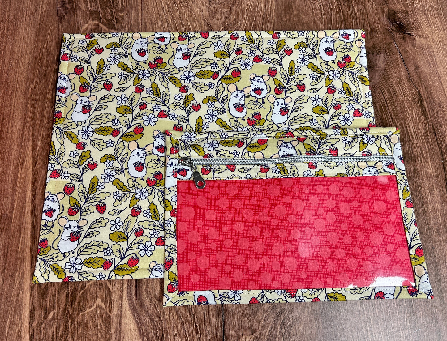 Vinyl Cross Stitch Project Bag - Embroidery bag - Knitting & Crochet Bag - Mouse Project Bag - Notions - Floral - Strawberries - Strawberry