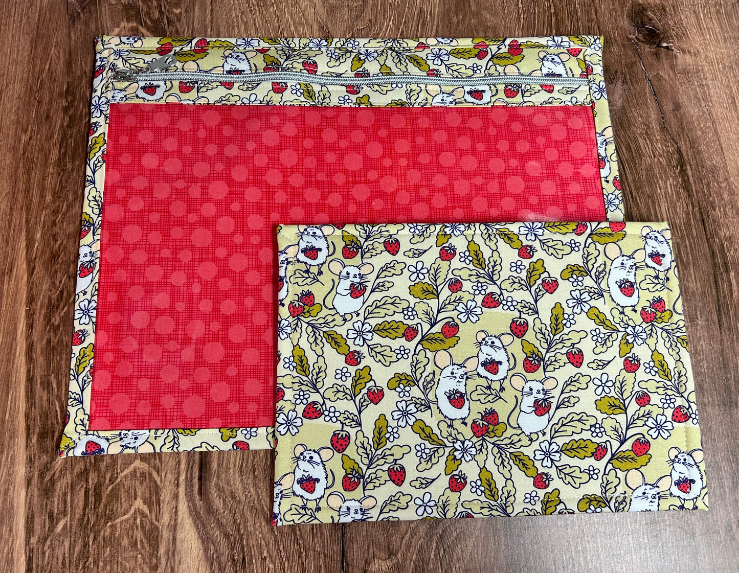 Vinyl Cross Stitch Project Bag - Embroidery bag - Knitting & Crochet Bag - Mouse Project Bag - Notions - Floral - Strawberries - Strawberry
