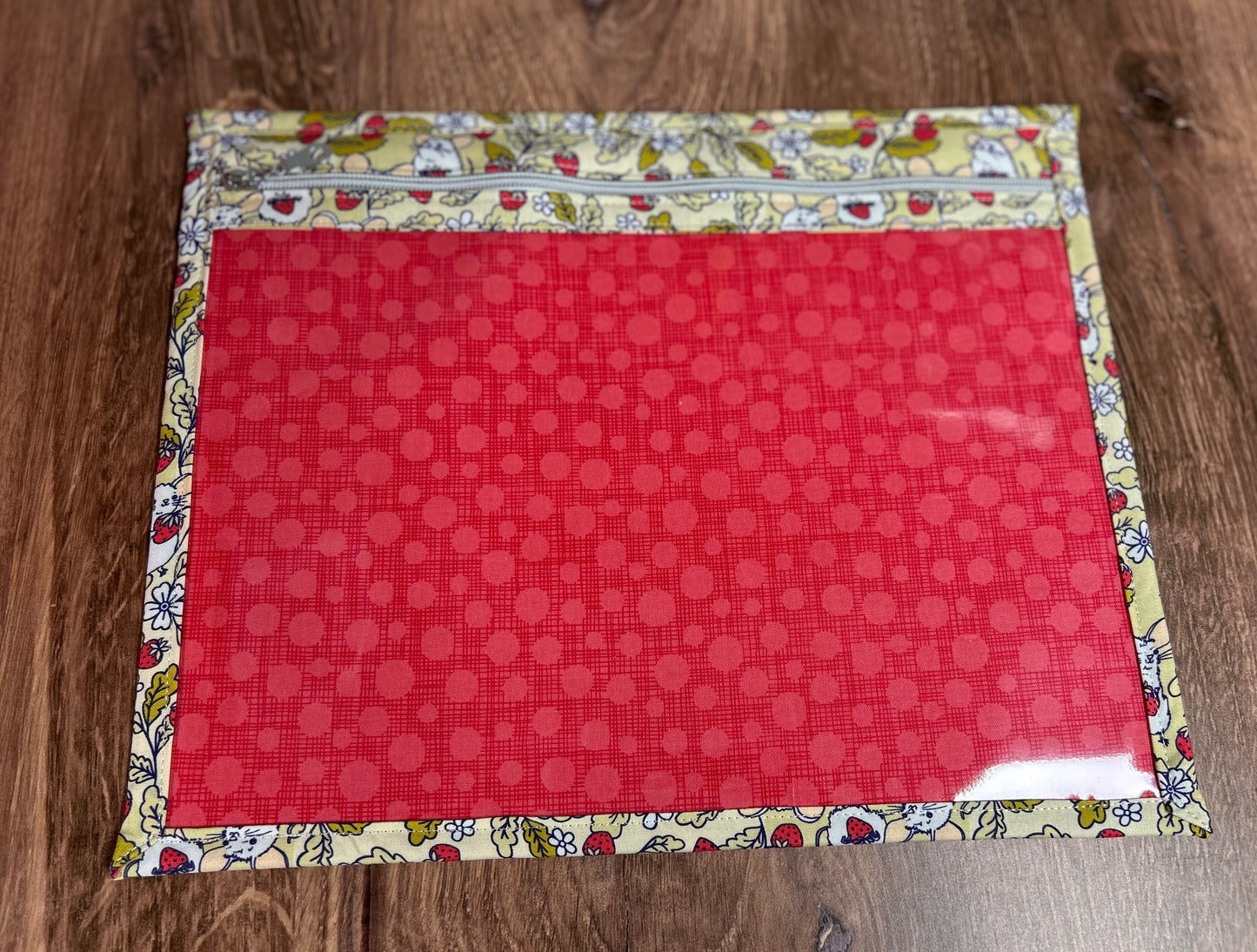 Vinyl Cross Stitch Project Bag - Embroidery bag - Knitting & Crochet Bag - Mouse Project Bag - Notions - Floral - Strawberries - Strawberry